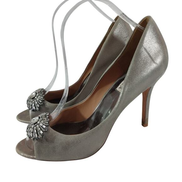 BADGLEY MISCHKA! MATTE SILVERY GOLD, STILETTO RHINESTONE DETAIL HEELS! SZ 9M - Picture 4 of 12